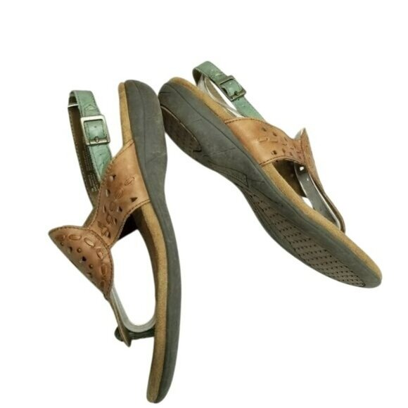 Cobb Hill Womens Leather Sandals Size 7M Green & Tan Strappy Thong Cushioned - Picture 11 of 11